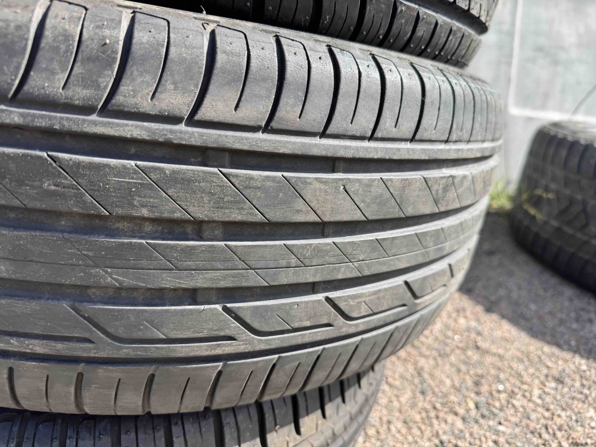Вживані шини з Європи Bridgestone Turanza T001 215/60 R 16