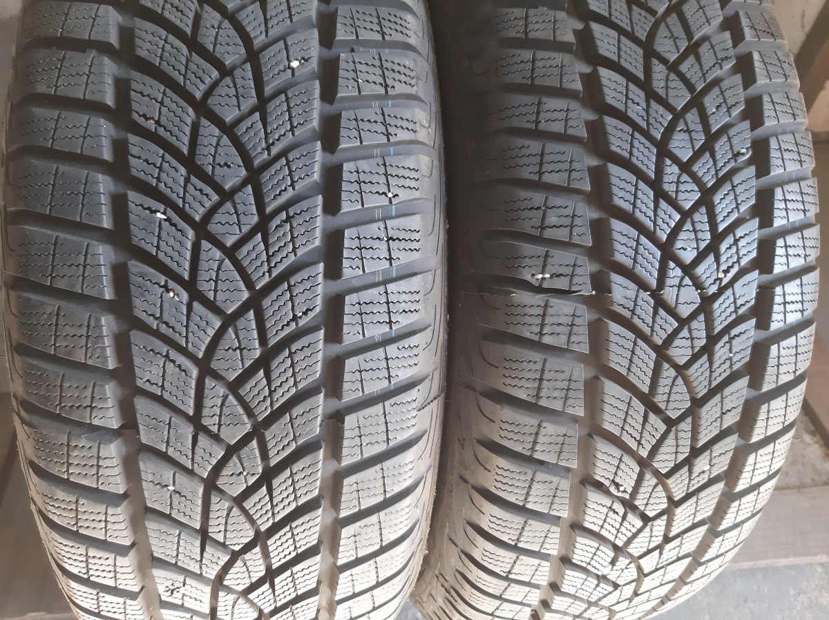 Вживані шини з Європи GoodYear Ultra Grip Performance 215/60 R 16