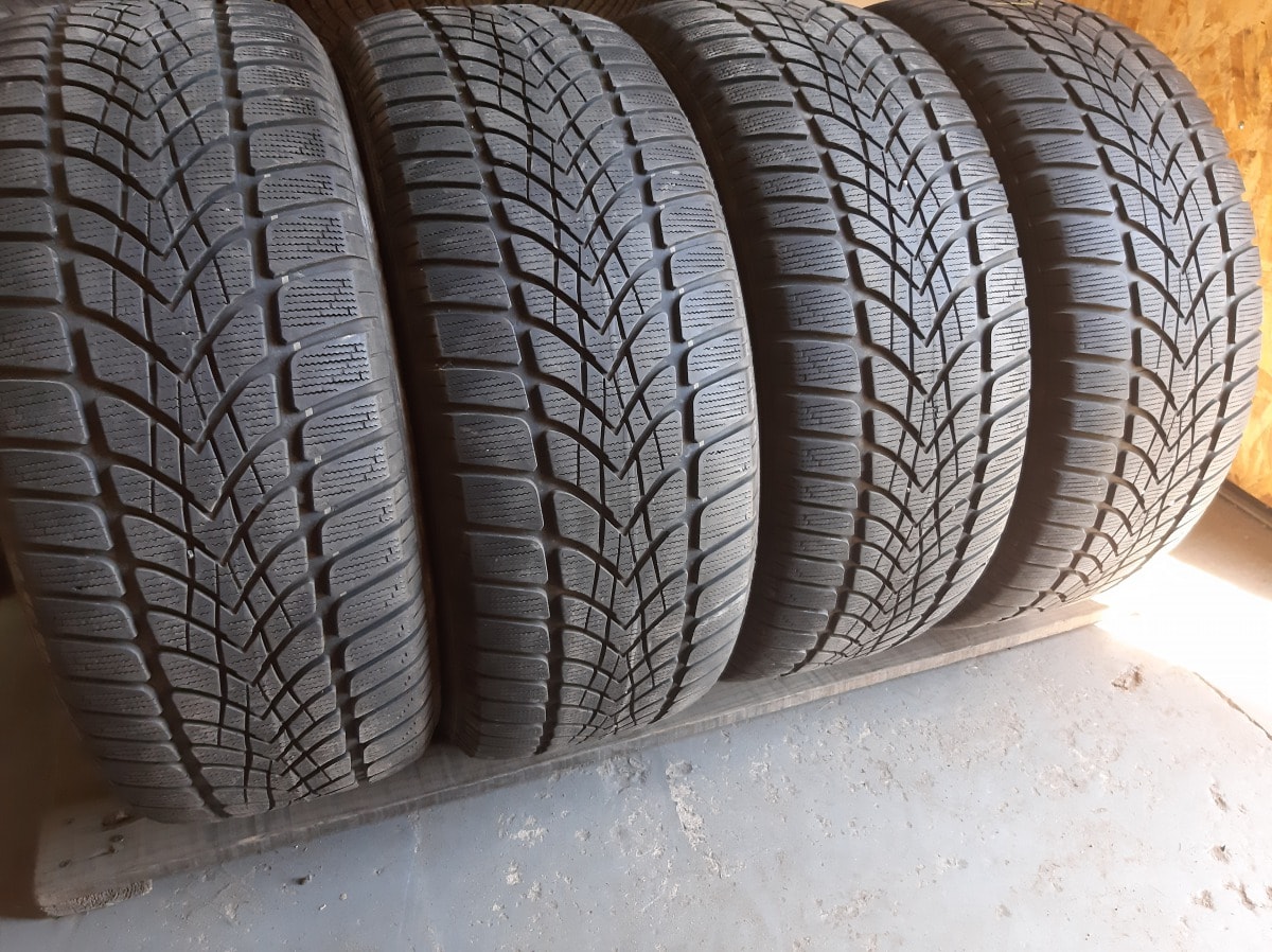 Вживані шини з Європи Dunlop SP WinterSport 4D   … 225/55 R 17