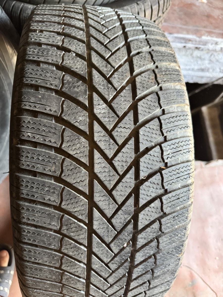 Вживані шини з Європи Bridgestone Blizzak LM-005 … 245/45 R 18