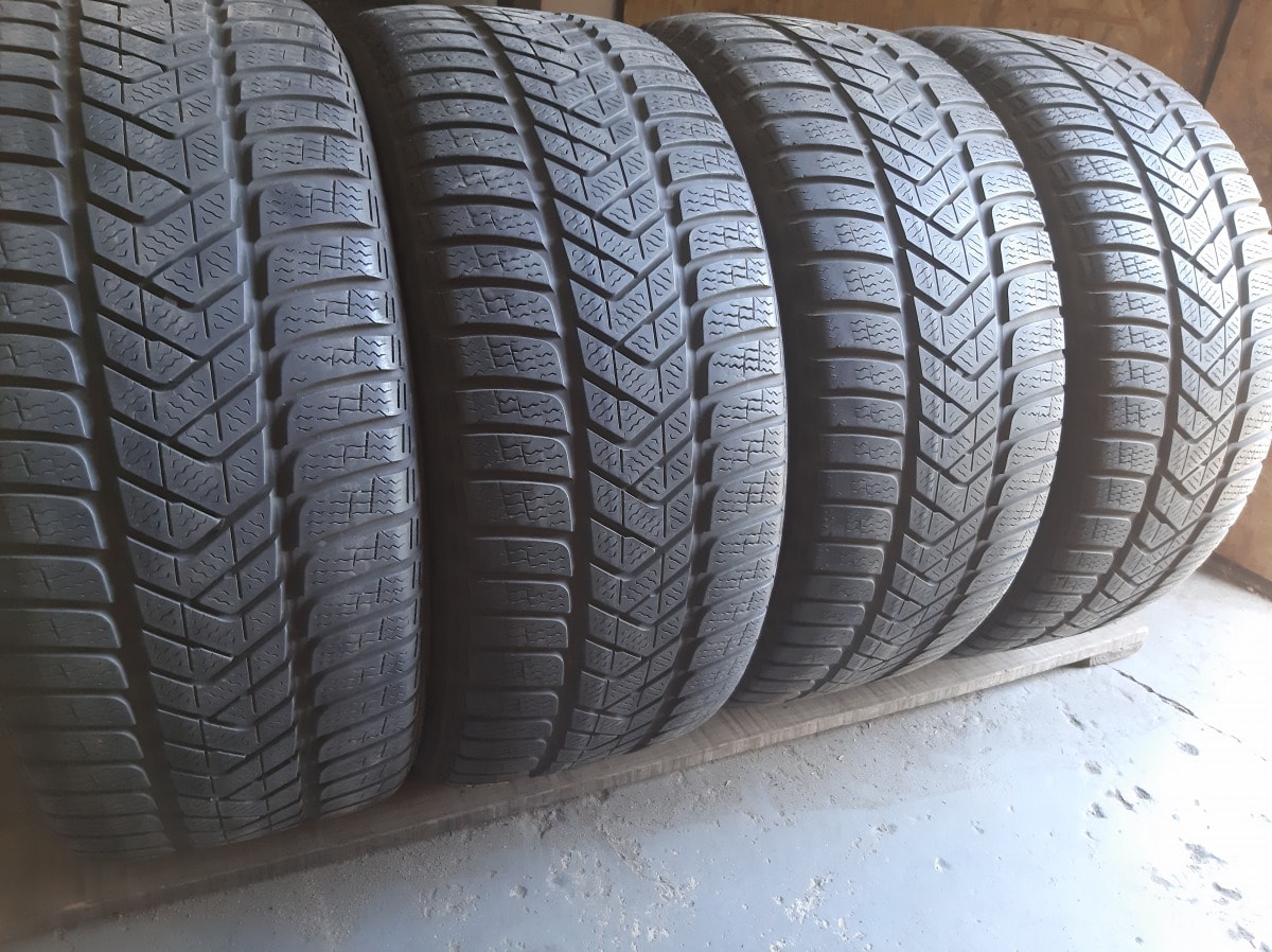 Вживані шини з Європи Pirelli Sottozero 3   . 245/40 R 18