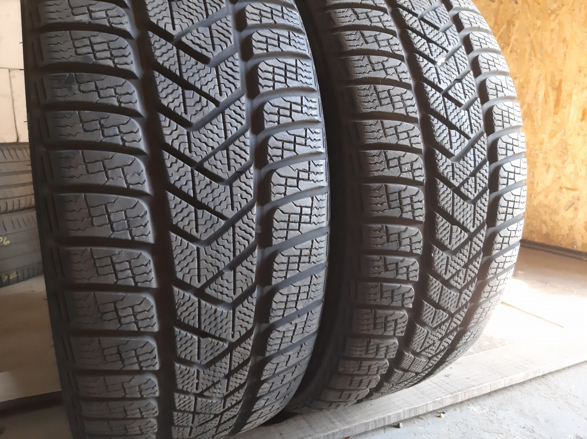 Вживані шини з Європи Pirelli Sottozero 3  …   245/40 R 20