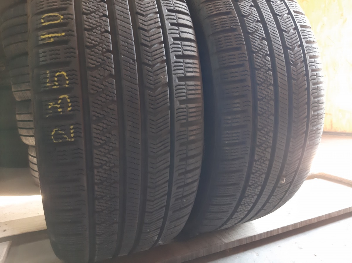 Вживані шини з Європи Vredestein Quatrac 5   235/40 R 19