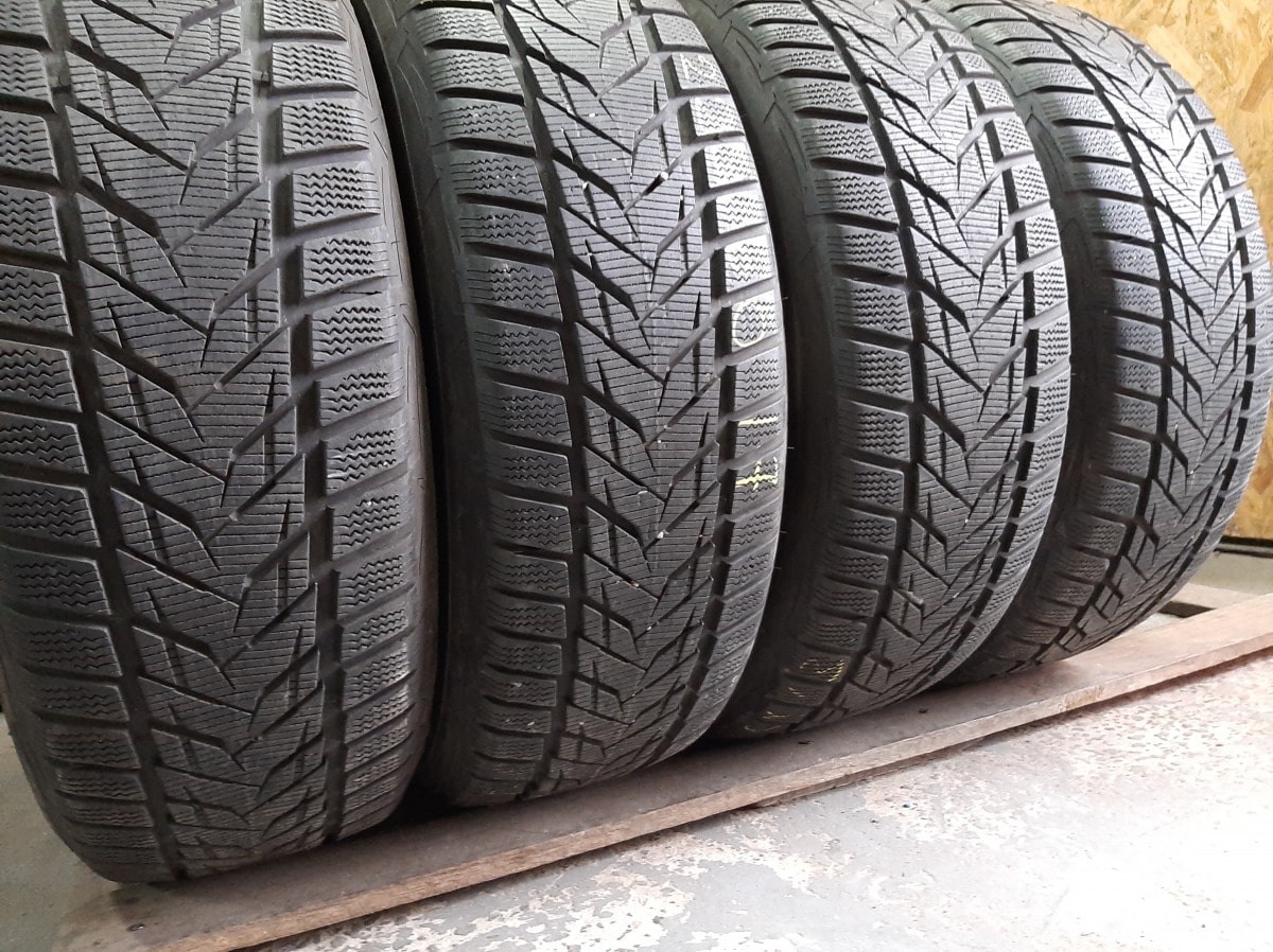 Вживані шини з Європи Vredestein Wintrac Xtreme S    .   . 225/60 R 17