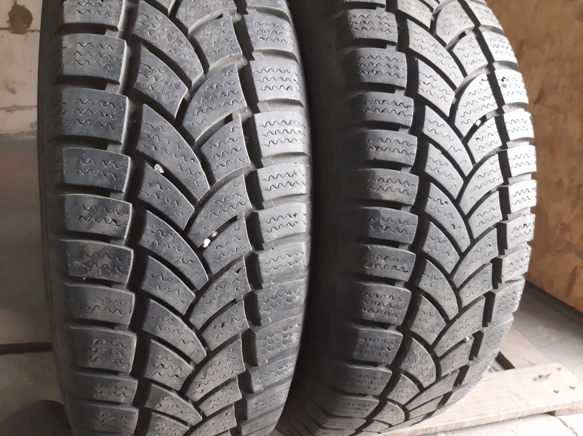 Придбати вживані шини Vredestein Comtrac Winter 225/65 R 16C Вживані шини з Європи Vredestein Comtrac Winter 225/65 R 16C