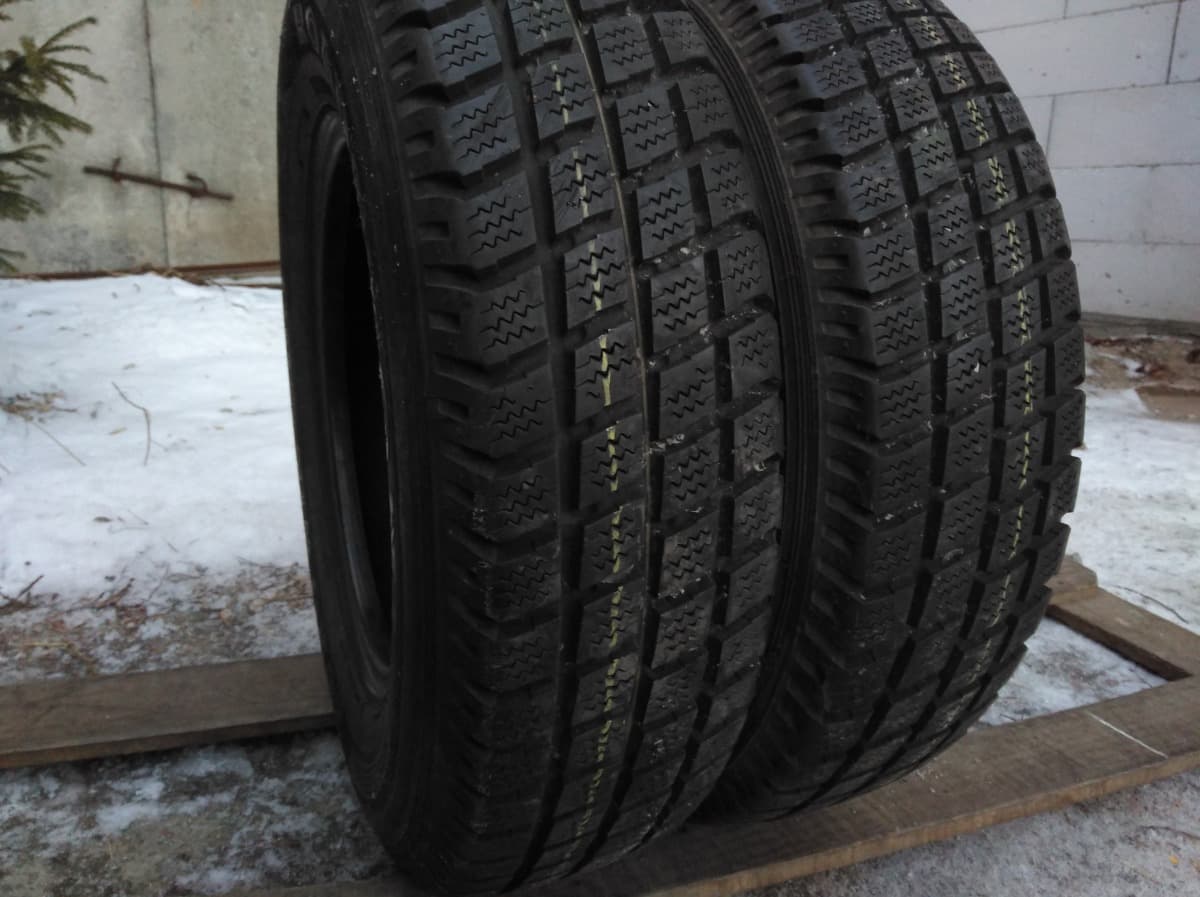 Придбати вживані шини Roadstone Euro Win 800 185/0 R 14C Вживані шини з Європи Roadstone Euro Win 800 185/0 R 14C