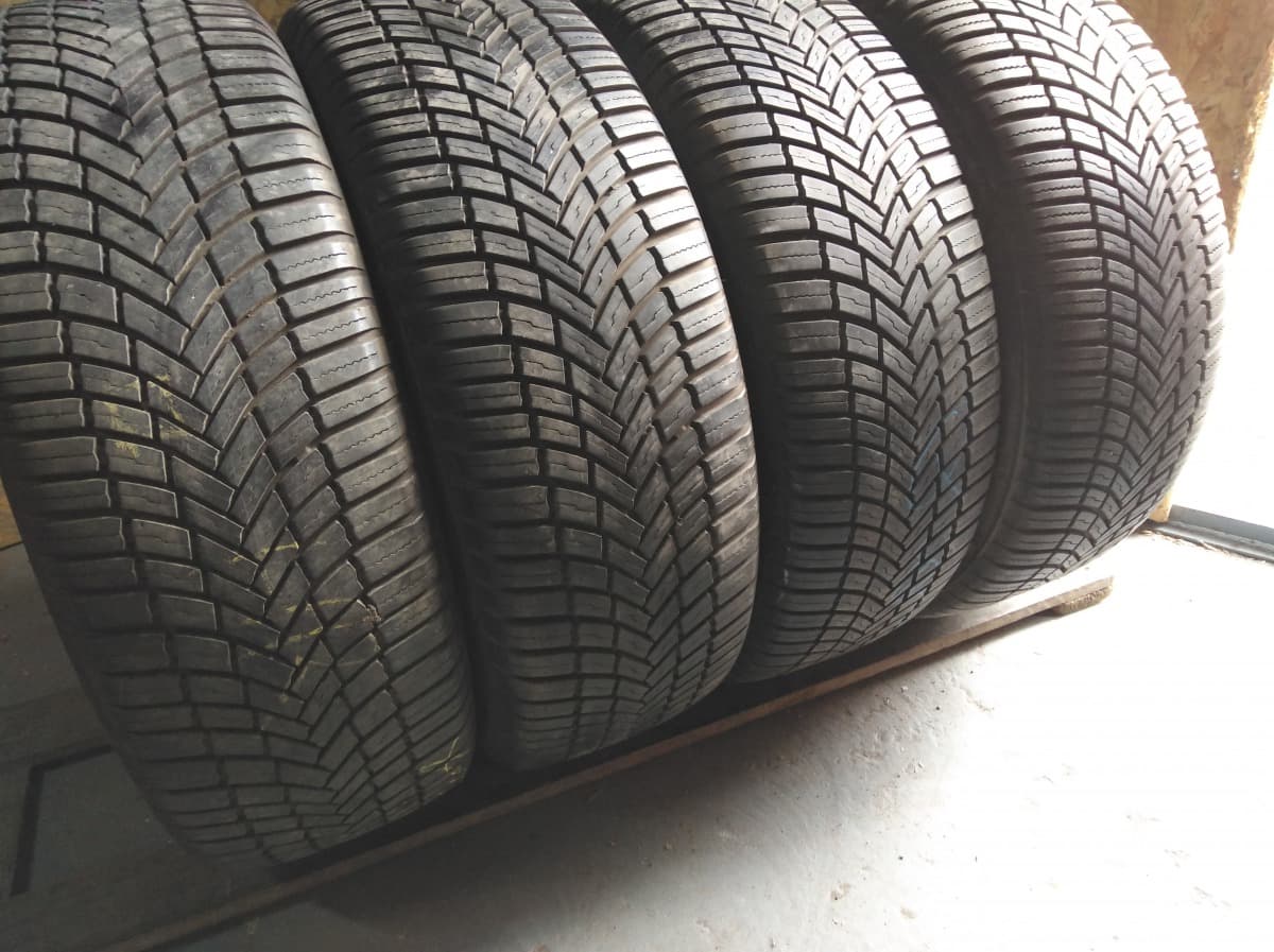 Придбати вживані шини Bridgestone Weather Control A005 225/60 R 18 Вживані шини з Європи Bridgestone Weather Control A005 225/60 R 18