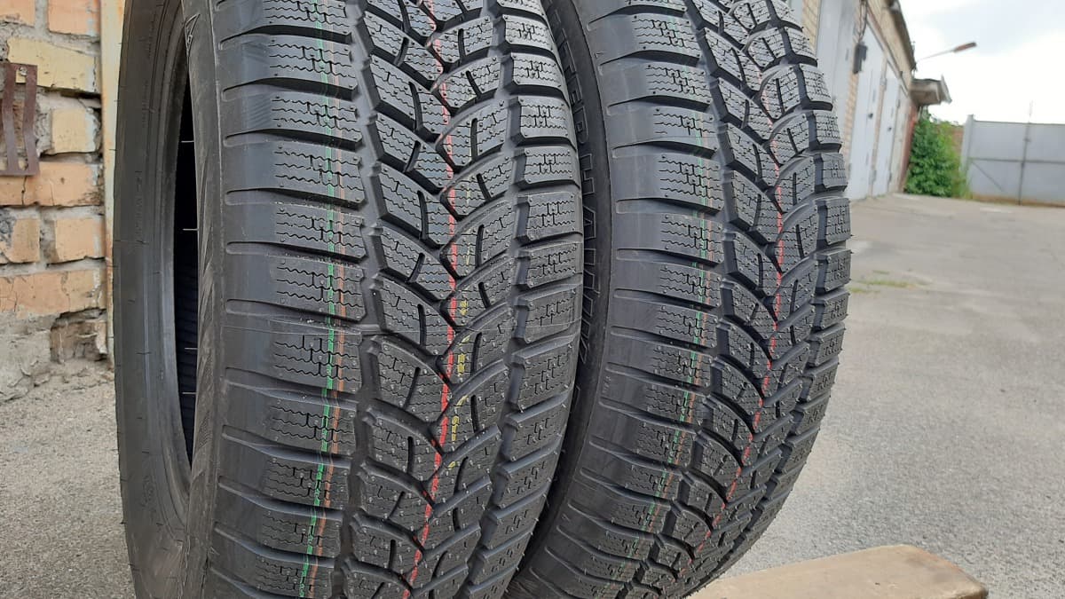 Придбати вживані шини Firestone WinterHawk 3 215/65 R 15 Вживані шини з Європи Firestone WinterHawk 3 215/65 R 15
