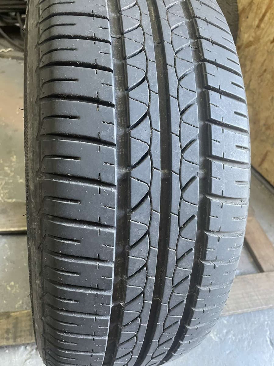 Придбати вживані шини Bridgestone B250 215/60 R 16 Вживані шини з Європи Bridgestone B250 215/60 R 16