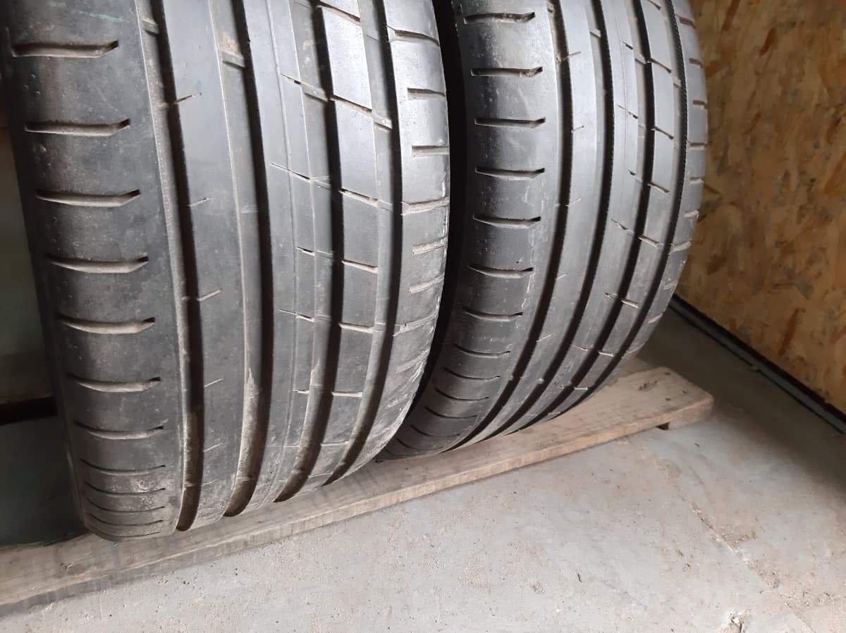 Придбати вживані шини Nokian Tyres 235/45 R 17 Вживані шини з Європи Nokian Tyres 235/45 R 17