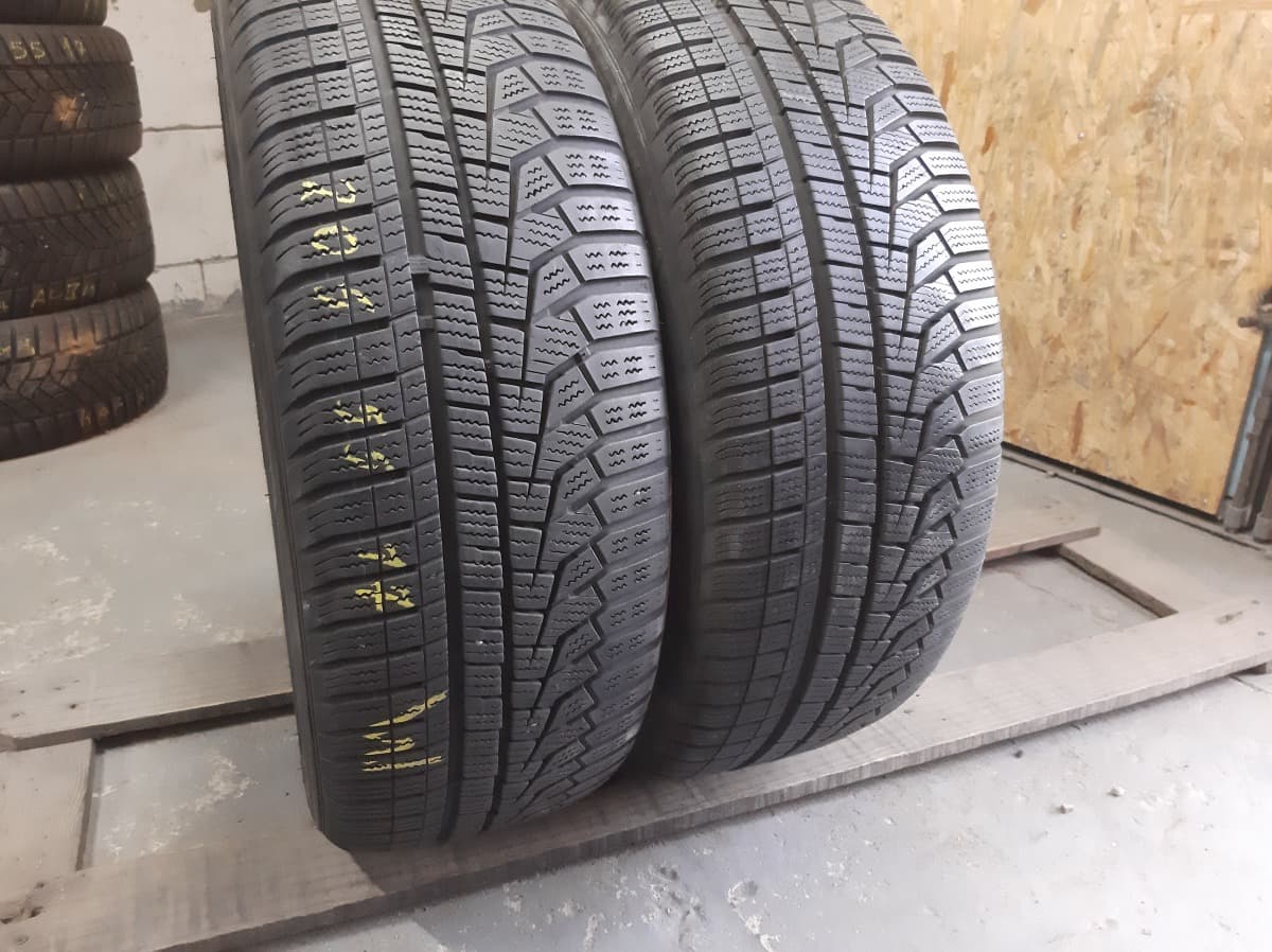Придбати вживані шини Hankook Winter i*cept evo 2 205/55 R 17 Вживані шини з Європи Hankook Winter i*cept evo 2 205/55 R 17