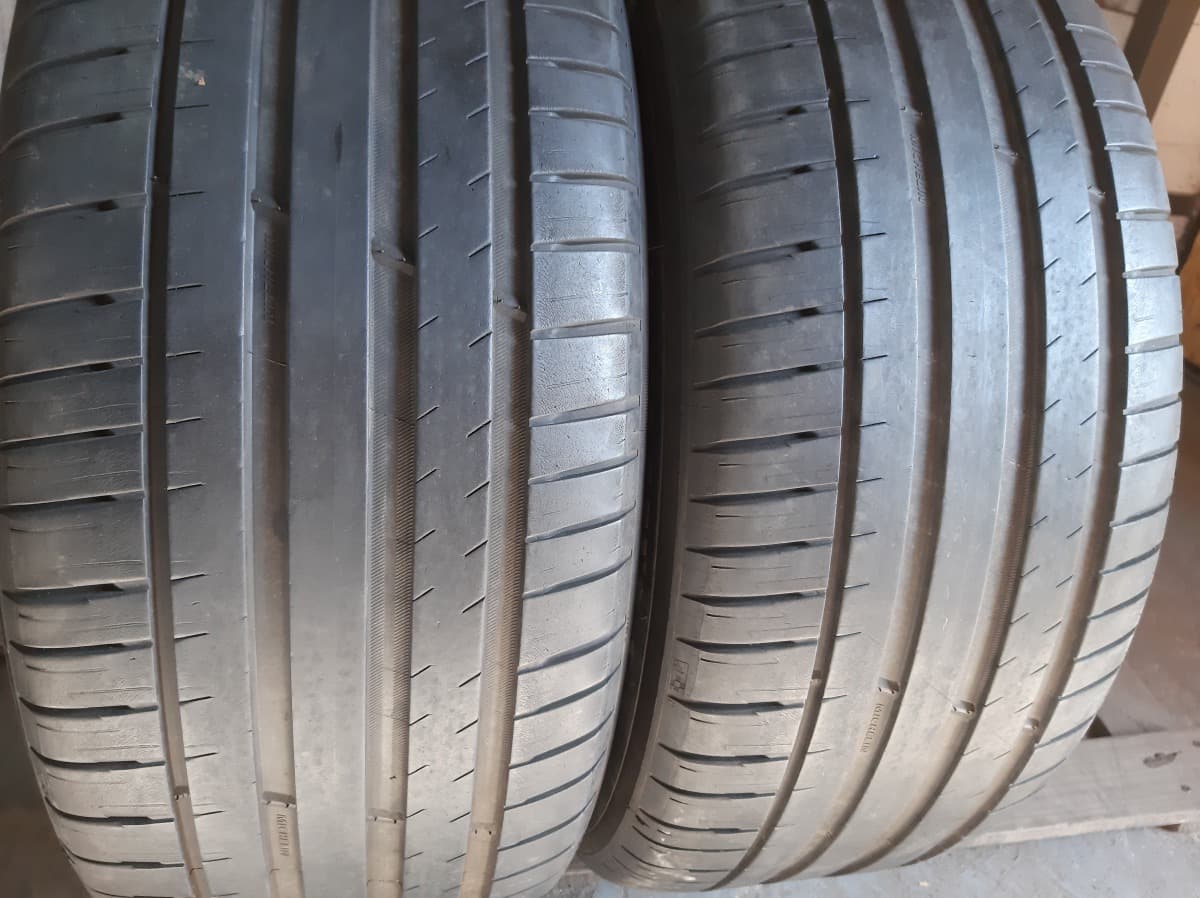 Придбати вживані шини Michelin Pilot Sport 4 255/55 R 18 Вживані шини з Європи Michelin Pilot Sport 4 255/55 R 18