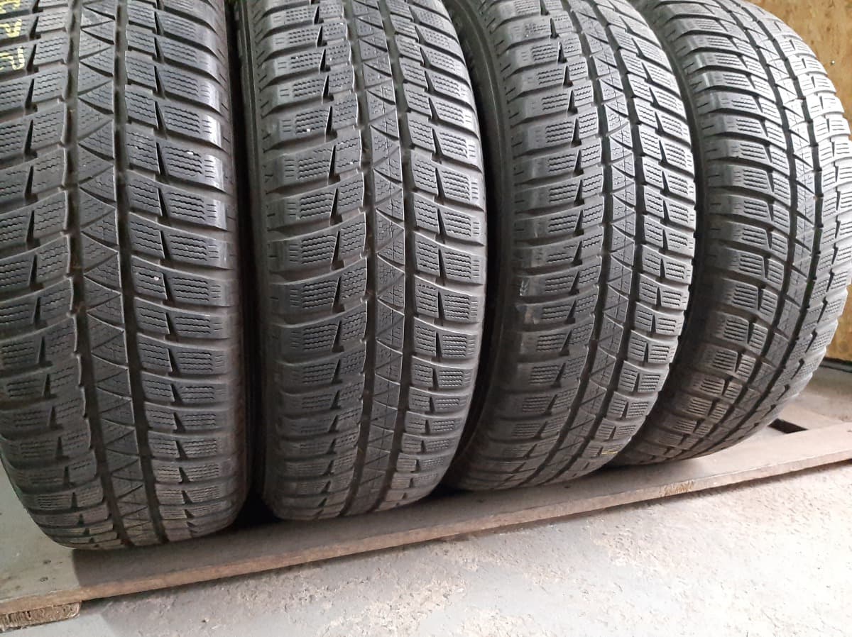 Придбати вживані шини Falken HS 449 Eurowinter 225/65 R 17 Вживані шини з Європи Falken HS 449 Eurowinter 225/65 R 17