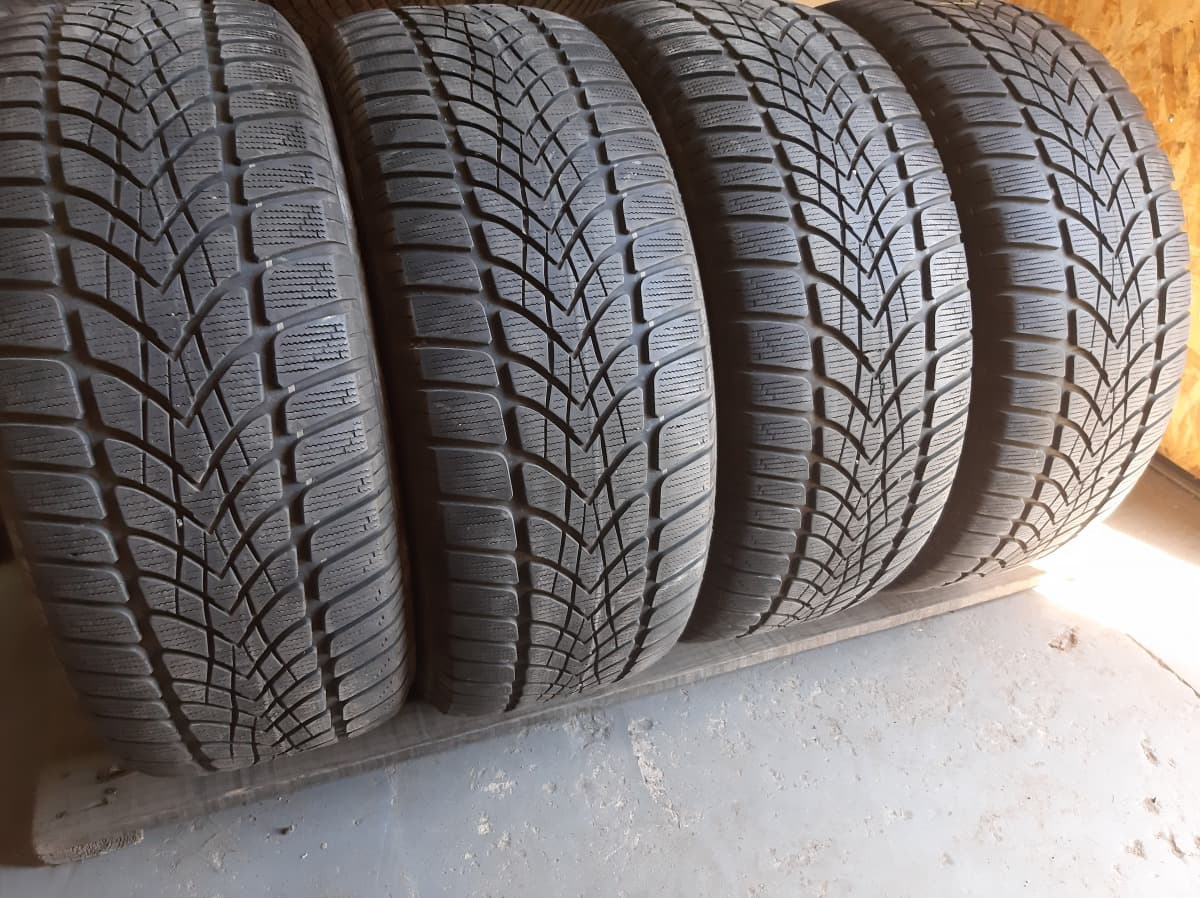 Придбати вживані шини Dunlop SP WinterSport 4D … 225/55 R 17 Вживані шини з Європи Dunlop SP WinterSport 4D … 225/55 R 17