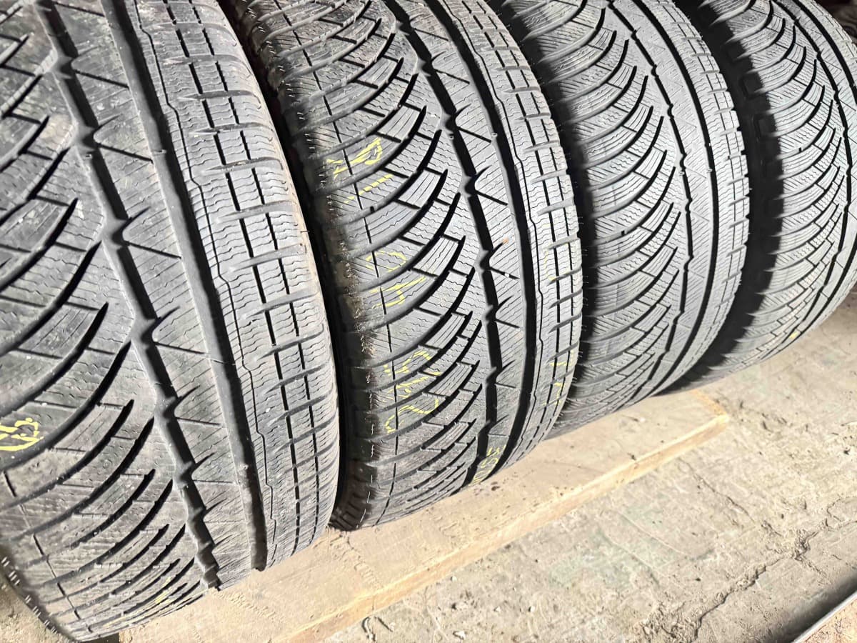 Придбати вживані шини Michelin Pilot Alpin PA 4 245/40 R 18 Вживані шини з Європи Michelin Pilot Alpin PA 4 245/40 R 18