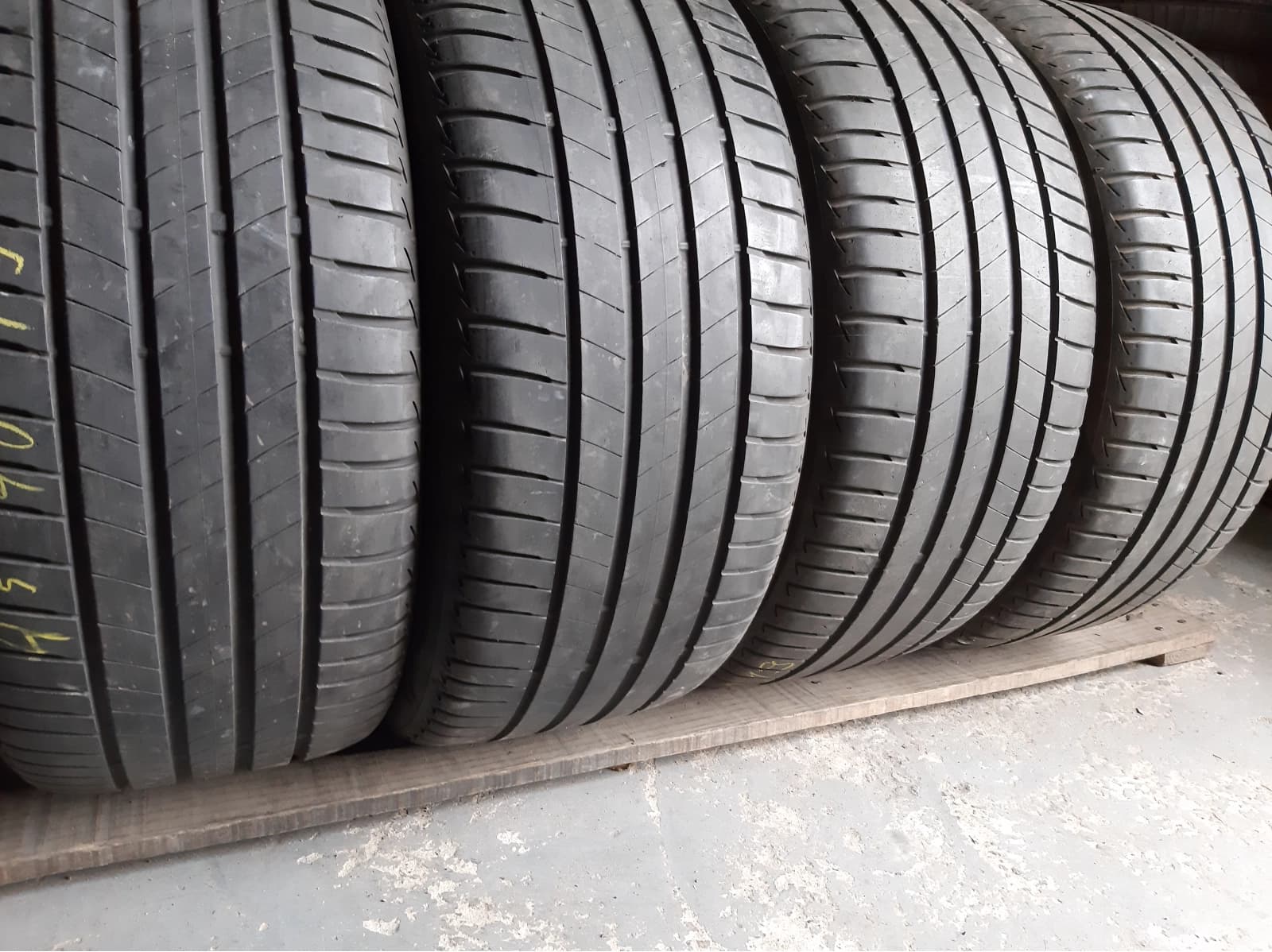 Придбати вживані шини Bridgestone Turanza T005 245/40 R 19 Вживані шини з Європи Bridgestone Turanza T005 245/40 R 19