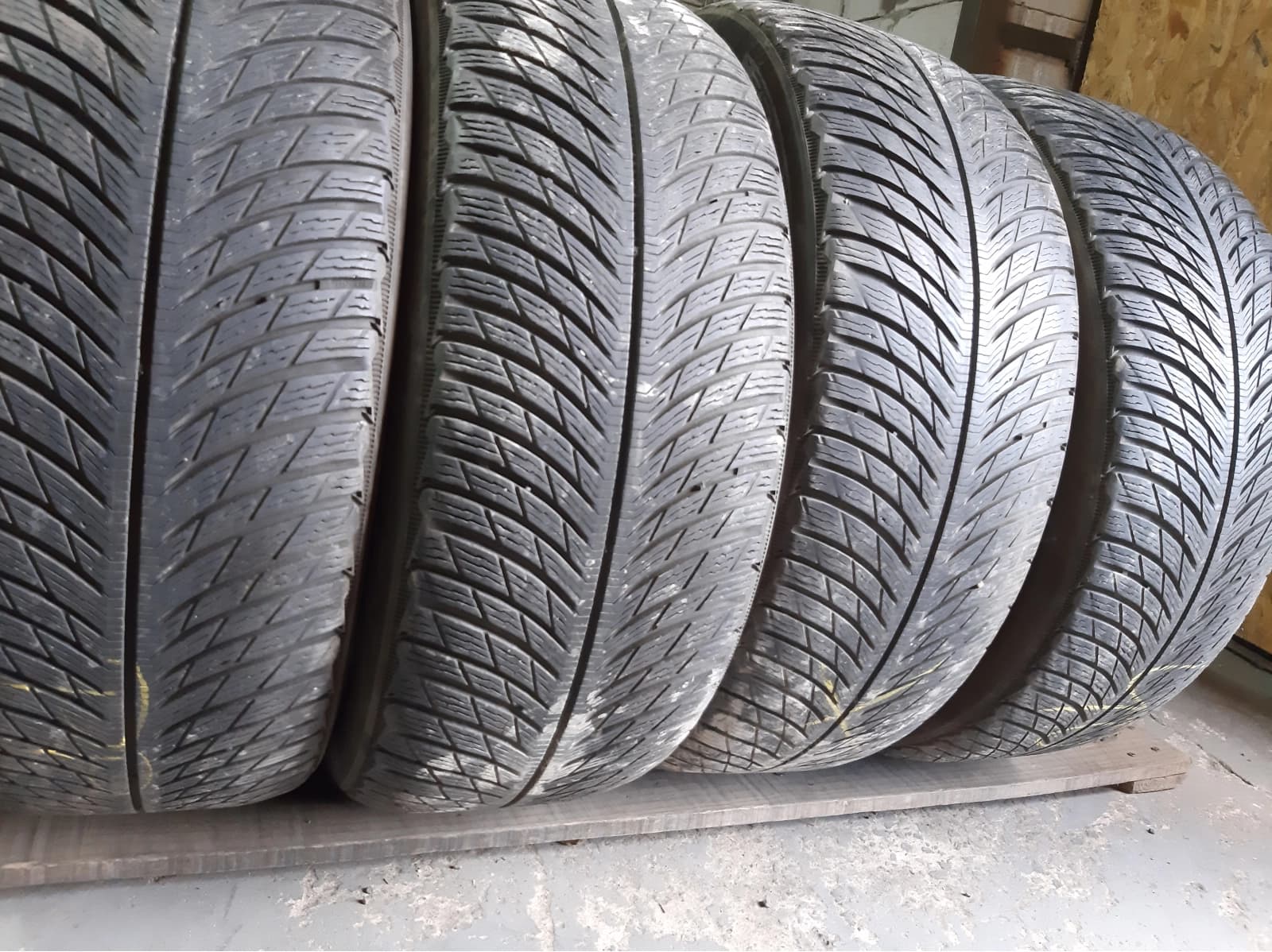 Придбати вживані шини Michelin Pilot Alpin 5 235/55 R 17 Вживані шини з Європи Michelin Pilot Alpin 5 235/55 R 17