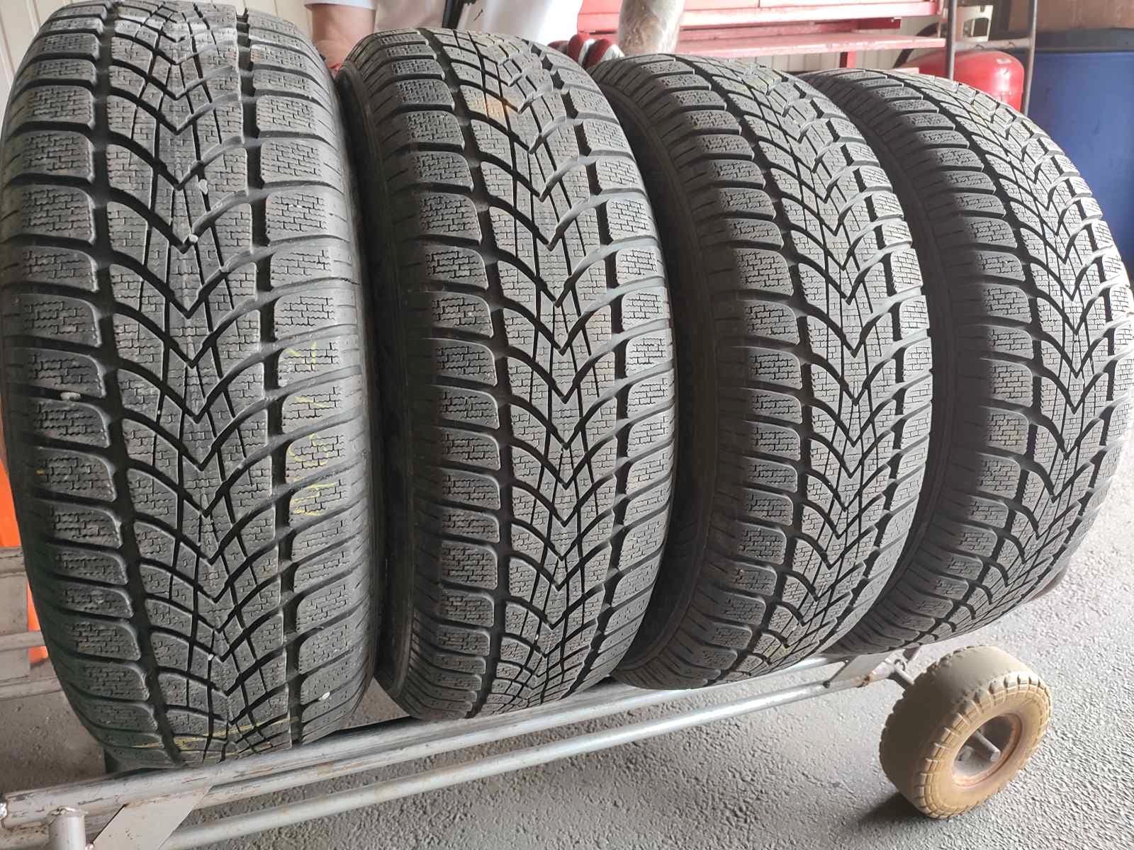 Придбати вживані шини Dunlop SP Winter Sport 4D 215/60 R 17 Вживані шини з Європи Dunlop SP Winter Sport 4D 215/60 R 17
