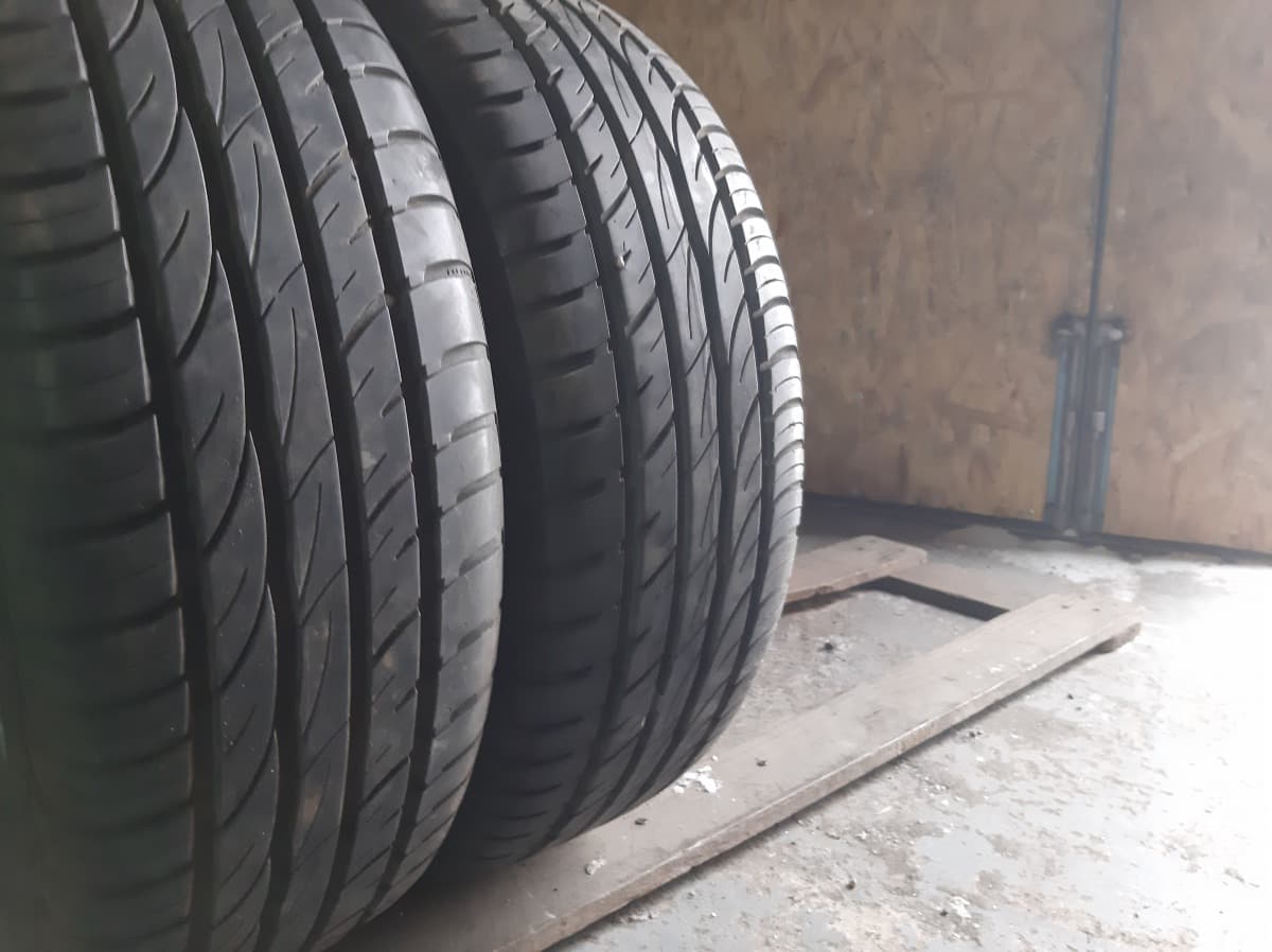 Придбати вживані шини Barum Bravuris 2 195/60 R 15 Вживані шини з Європи Barum Bravuris 2 195/60 R 15