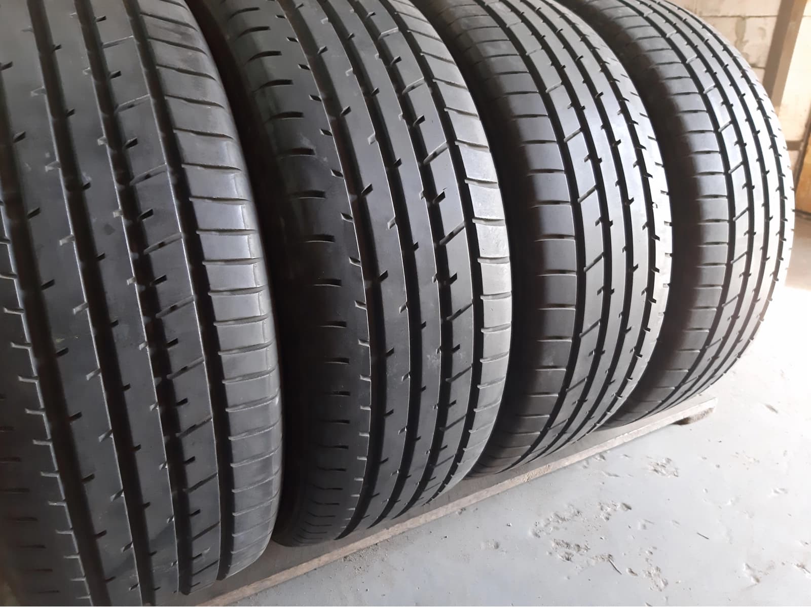 Придбати вживані шини Toyo Proxes R 46A 225/55 R 19 Вживані шини з Європи Toyo Proxes R 46A 225/55 R 19