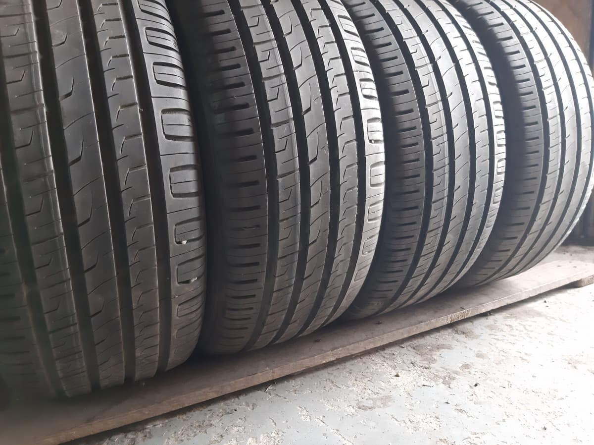 Придбати вживані шини Barum Bravuris 3 . 235/45 R 17 Вживані шини з Європи Barum Bravuris 3 . 235/45 R 17