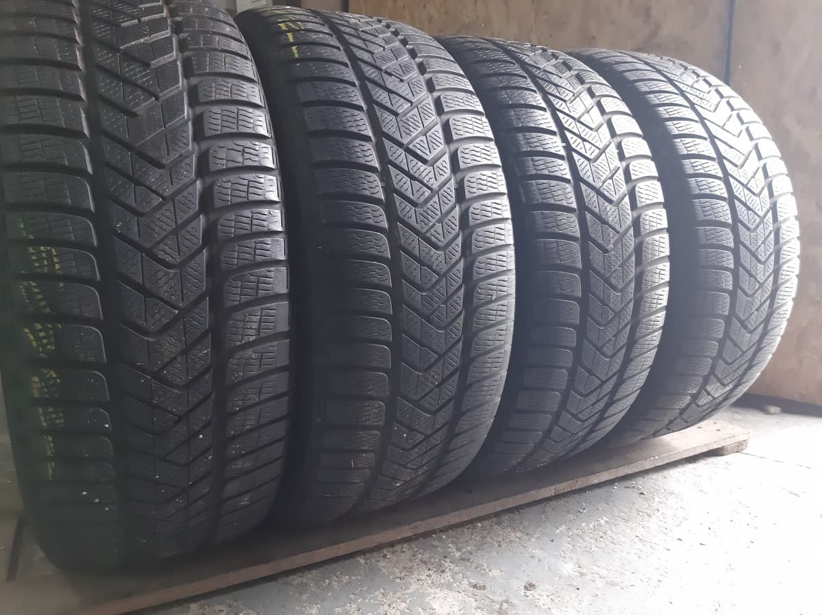 Придбати вживані шини Pirelli Sottozero 3 255/45 R 19 Вживані шини з Європи Pirelli Sottozero 3 255/45 R 19