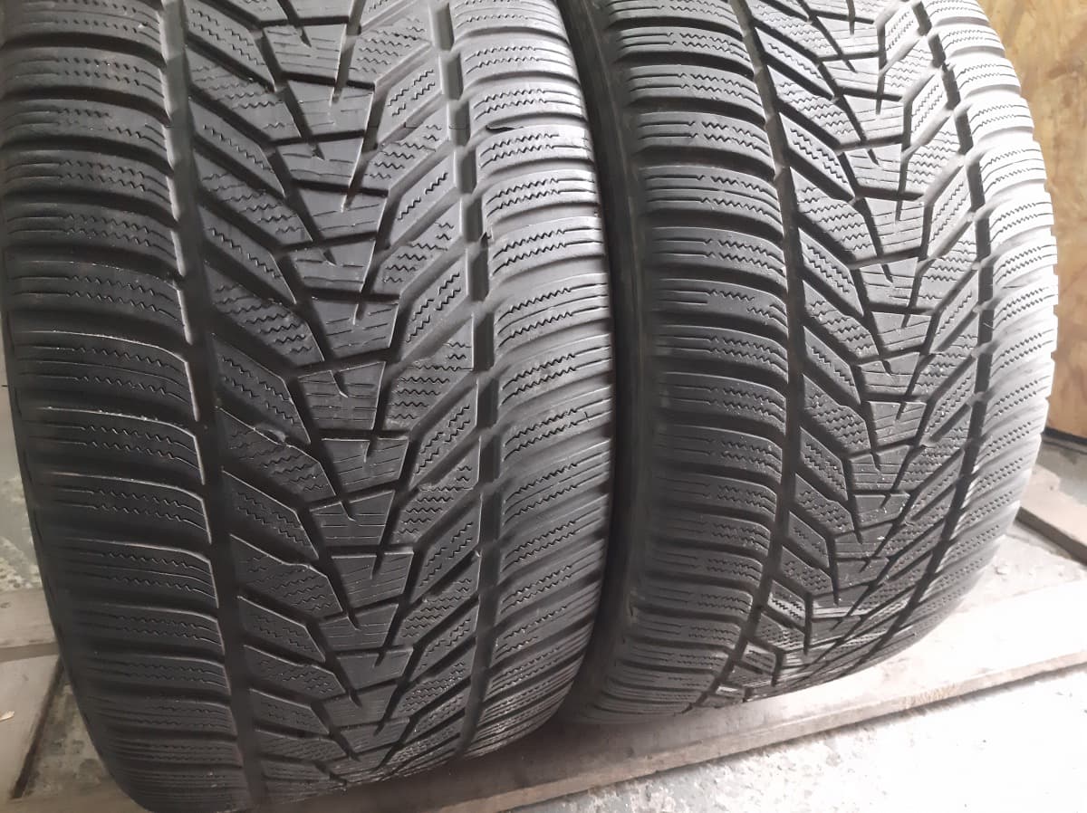 Придбати вживані шини Hankook Winter I*Cept Evo 3 275/35 R 19 Вживані шини з Європи Hankook Winter I*Cept Evo 3 275/35 R 19