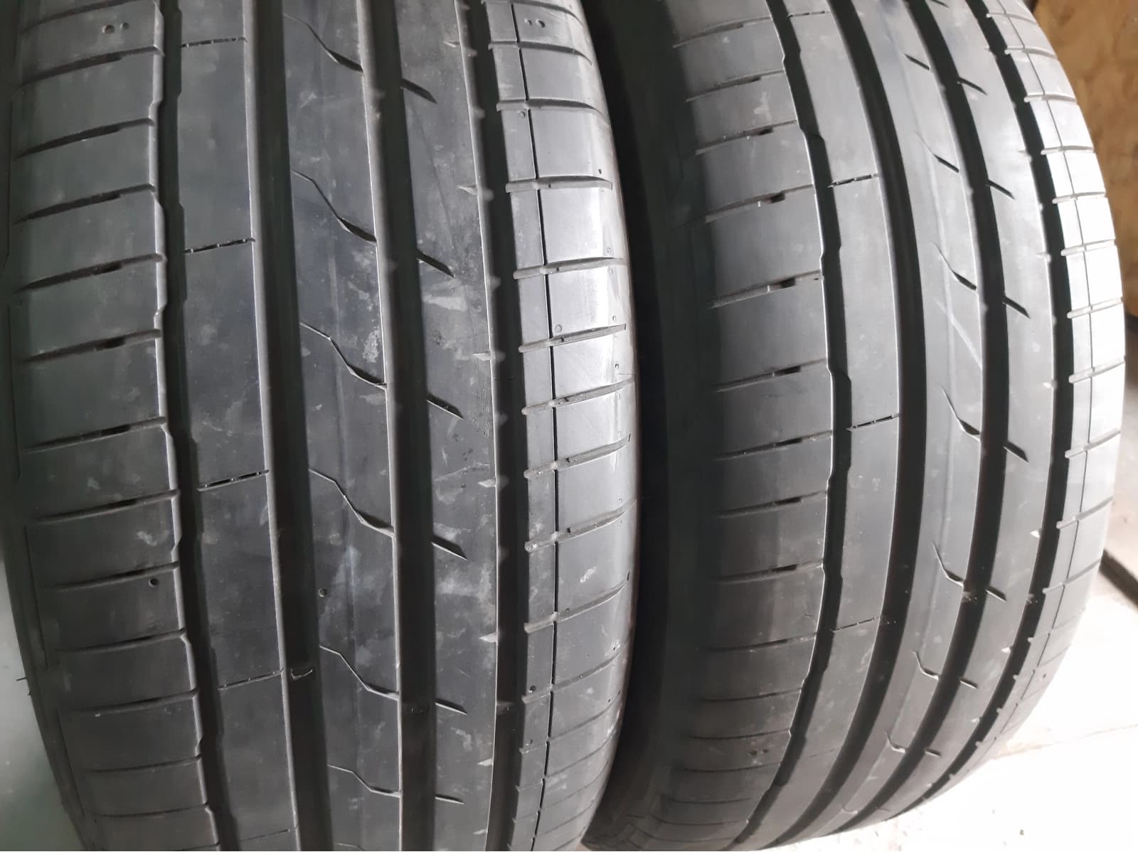 Придбати вживані шини Hankook VentusS1 Evo 3 ev 255/45 R 20 Вживані шини з Європи Hankook VentusS1 Evo 3 ev 255/45 R 20