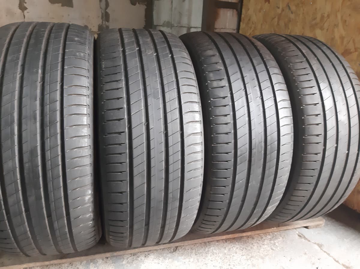 Придбати вживані шини Michelin Latitude Sport 3 . 275/50 R 20 Вживані шини з Європи Michelin Latitude Sport 3 . 275/50 R 20