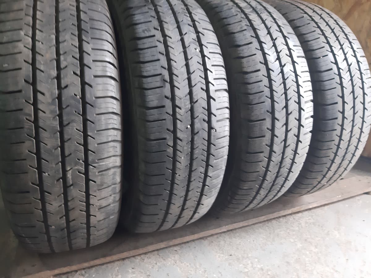 Придбати вживані шини Michelin Agilis 51 . 215/65 R 16C Вживані шини з Європи Michelin Agilis 51 . 215/65 R 16C