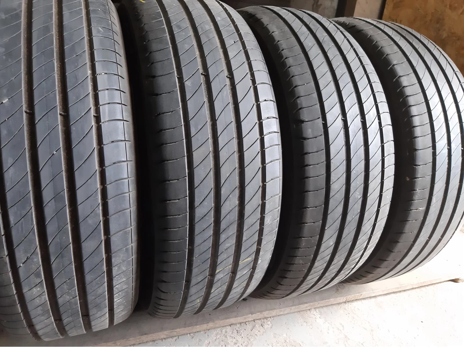 Придбати вживані шини Michelin Primacy 4 . 205/55 R 17 Вживані шини з Європи Michelin Primacy 4 . 205/55 R 17