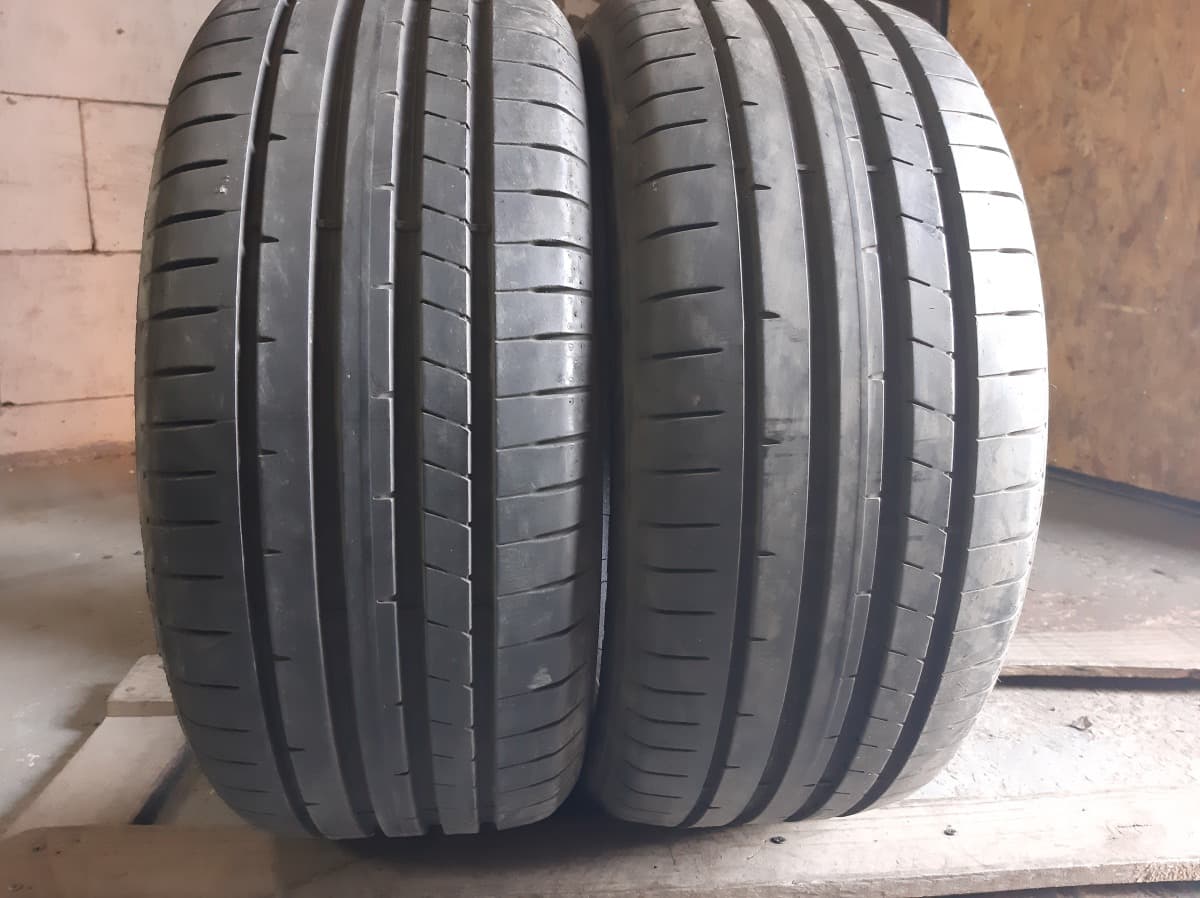 Придбати вживані шини Dunlop Enasave EC 300 215/50 R 17 Вживані шини з Європи Dunlop Enasave EC 300 215/50 R 17