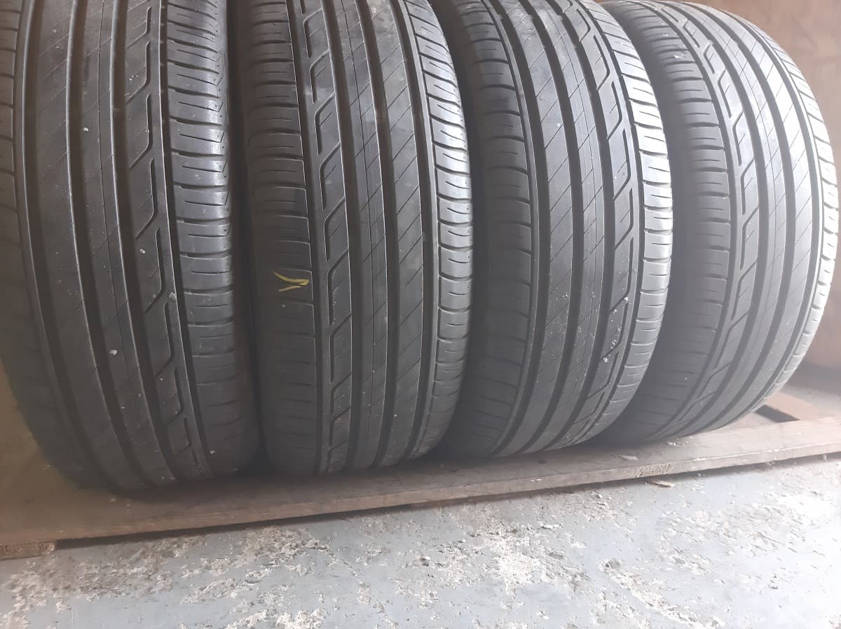 Придбати вживані шини Bridgestone Turanza T-001 215/55 R 17 Вживані шини з Європи Bridgestone Turanza T-001 215/55 R 17