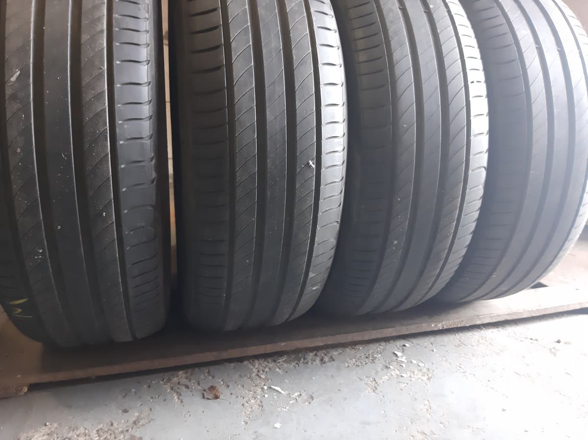 Придбати вживані шини Michelin Primacy 4 . 225/60 R 17 Вживані шини з Європи Michelin Primacy 4 . 225/60 R 17