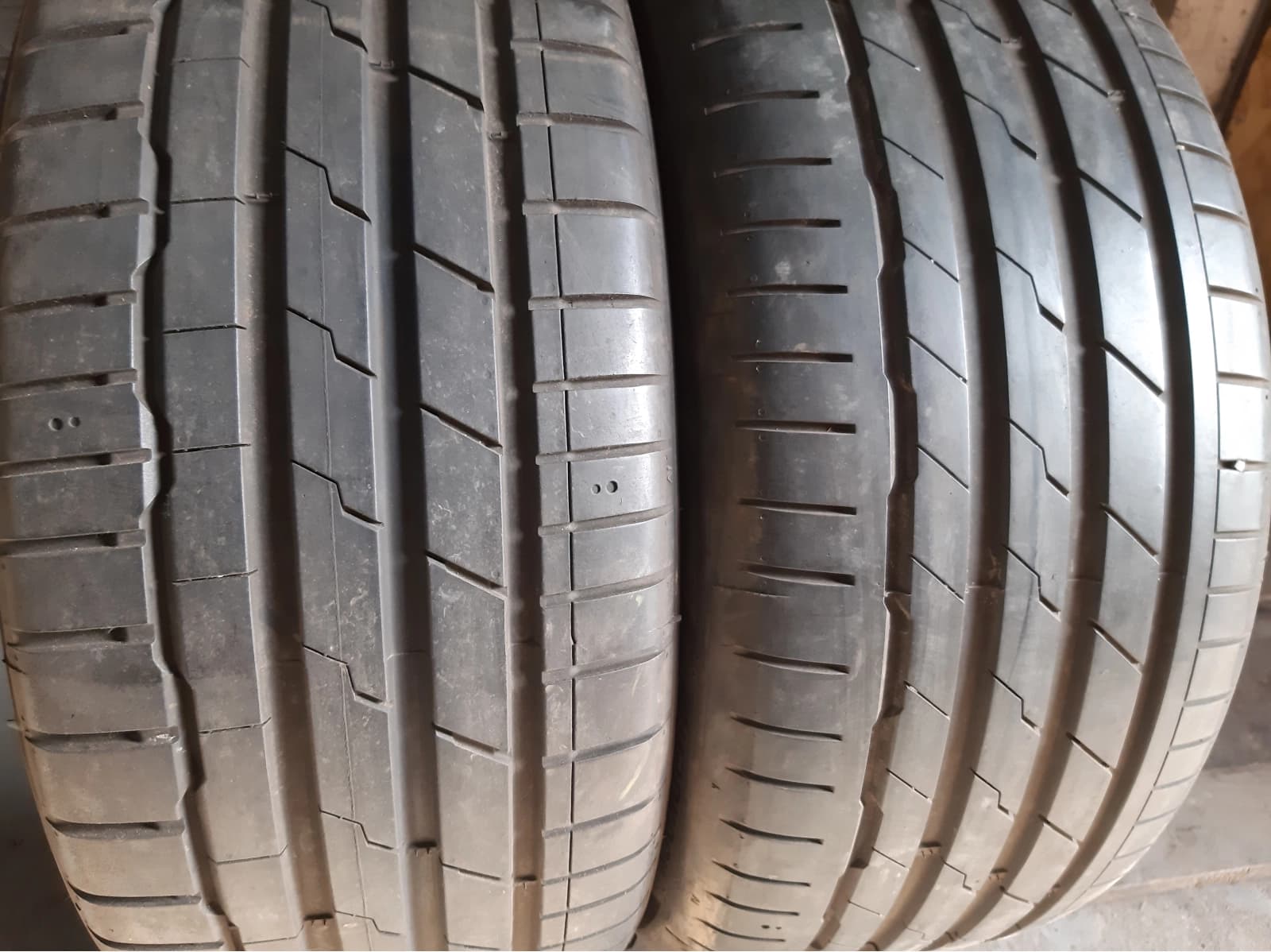 Придбати вживані шини Hankook Ventus S 1 EVO 3 . 245/40 R 19 Вживані шини з Європи Hankook Ventus S 1 EVO 3 . 245/40 R 19