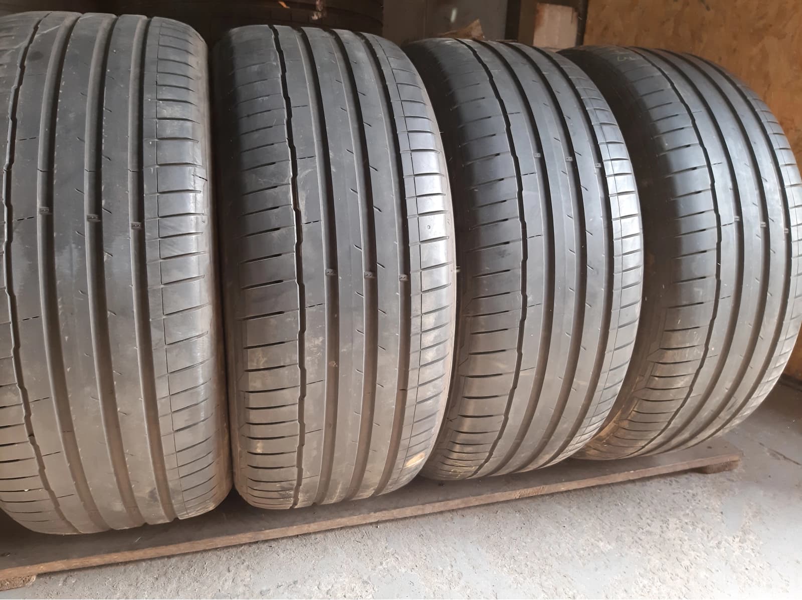 Придбати вживані шини Hankook Ventus S1 EVO3 255/50 R 19 Вживані шини з Європи Hankook Ventus S1 EVO3 255/50 R 19
