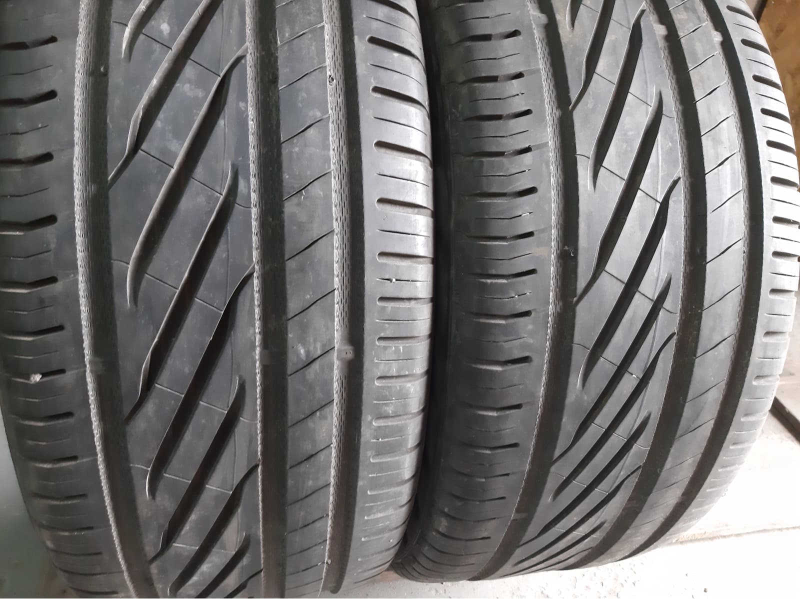 Придбати вживані шини Uniroyal RainSport 5 275/45 R 20 Вживані шини з Європи Uniroyal RainSport 5 275/45 R 20