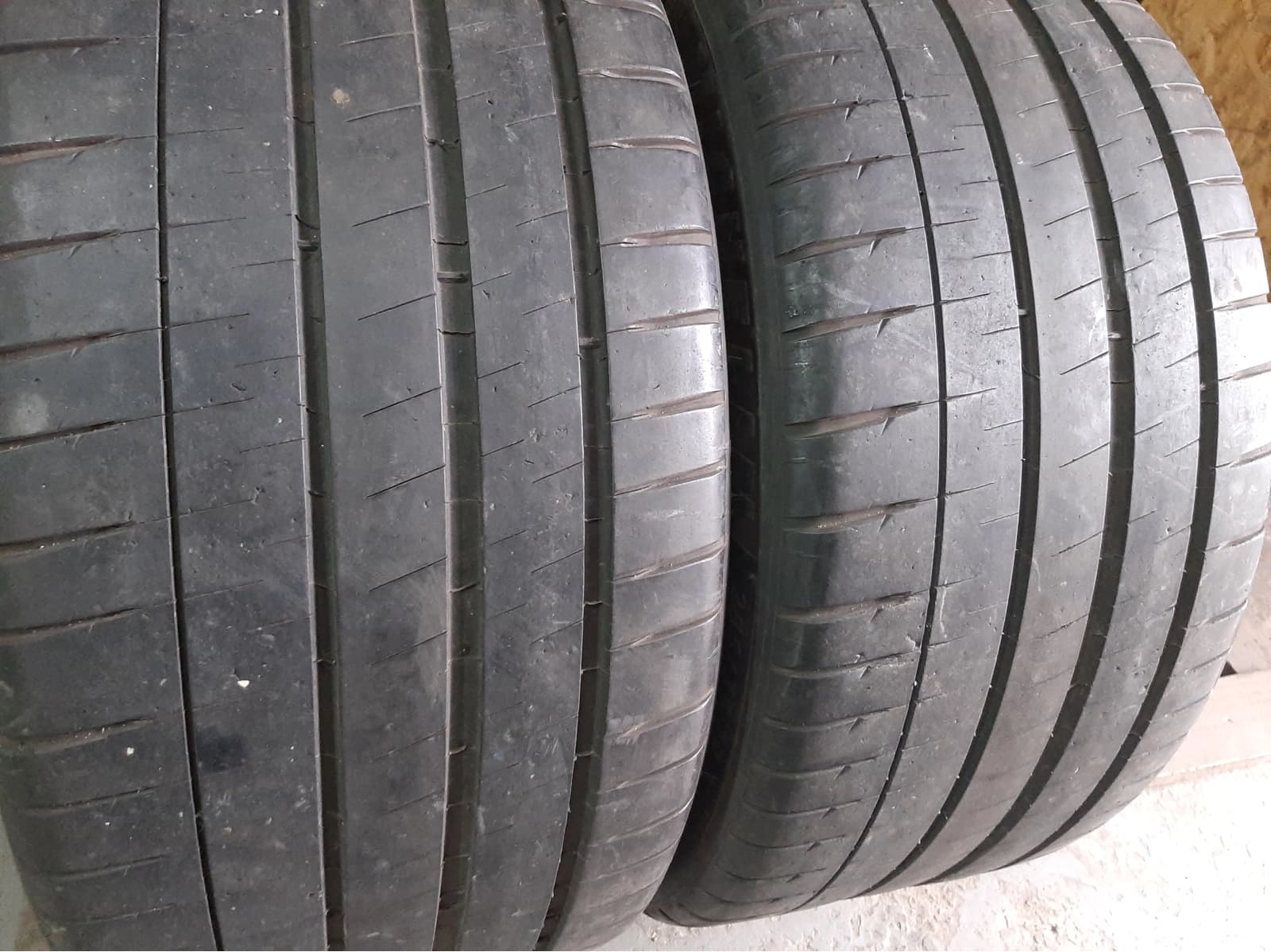 Придбати вживані шини Michelin Pilot Sport 4S 285/35 R 20 Вживані шини з Європи Michelin Pilot Sport 4S 285/35 R 20