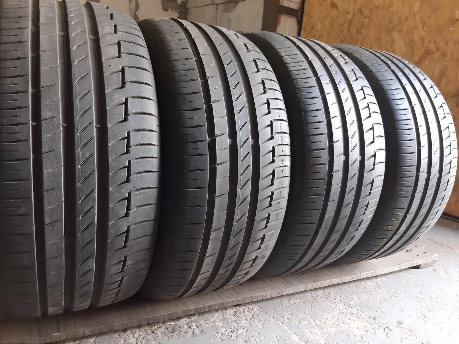 Придбати вживані шини Continental Premium Contact 6 . 245/45 R 17 Вживані шини з Європи Continental Premium Contact 6 . 245/45 R 17