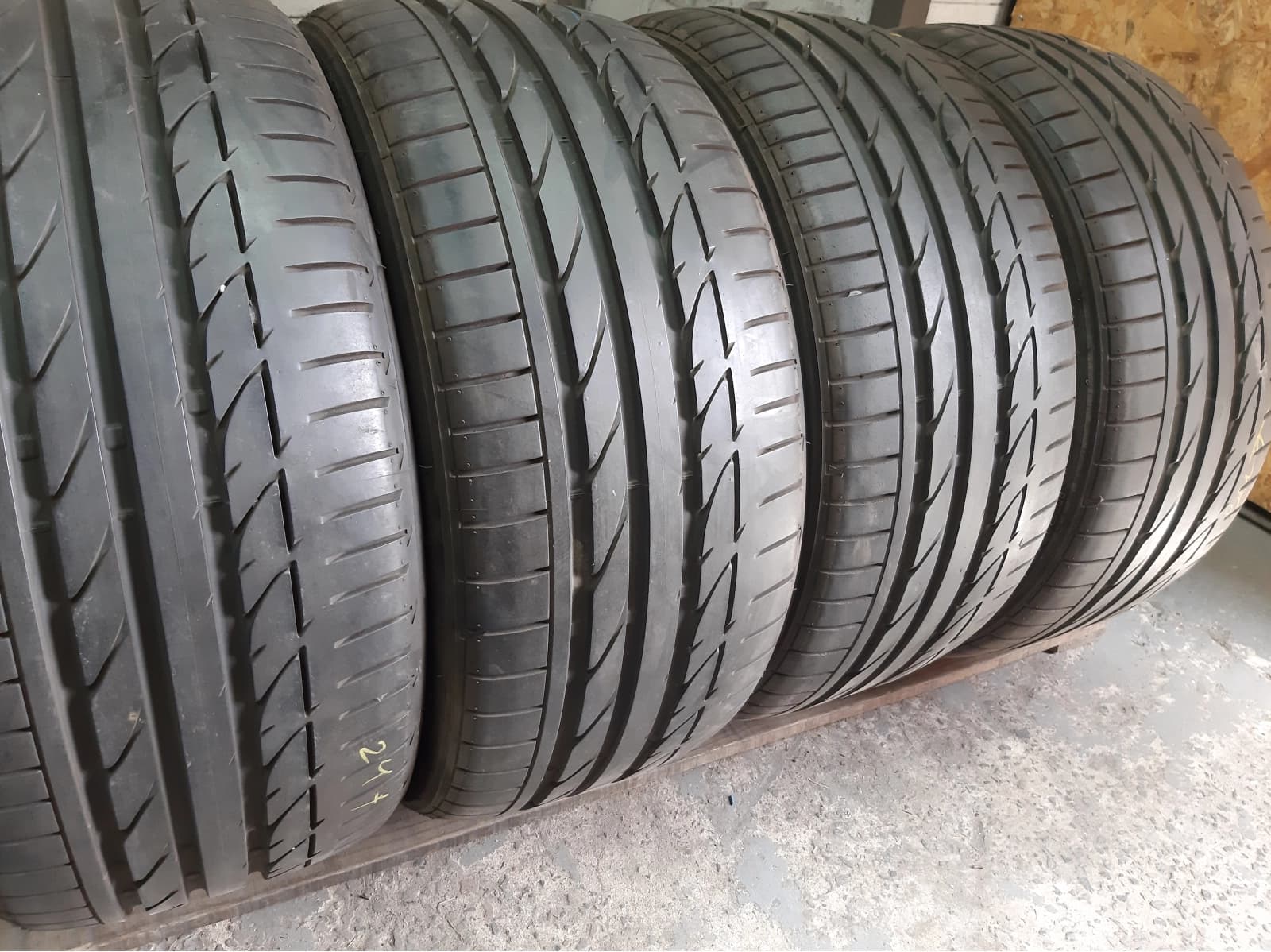 Придбати вживані шини Bridgestone Potenza S001… / 245/40 R 18 Вживані шини з Європи Bridgestone Potenza S001… / 245/40 R 18