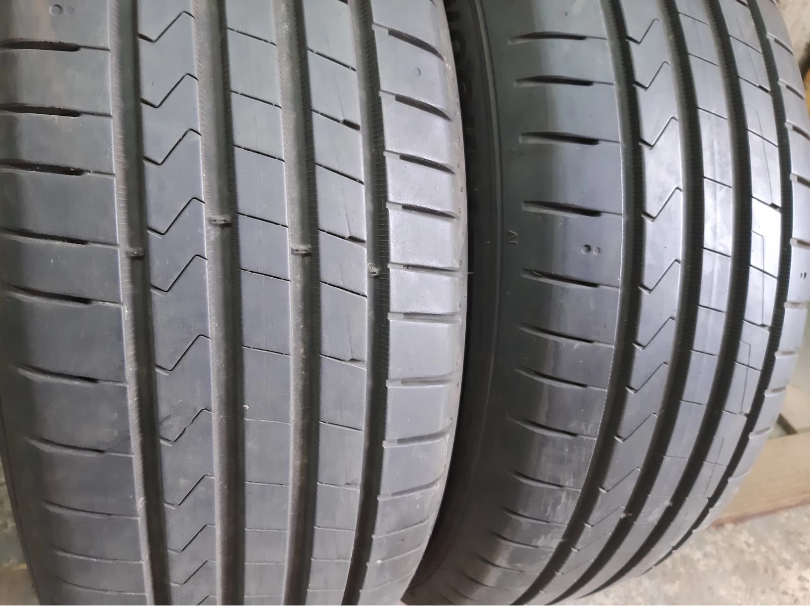 Придбати вживані шини Hankook Ventus Prime 4 215/60 R 16 Вживані шини з Європи Hankook Ventus Prime 4 215/60 R 16
