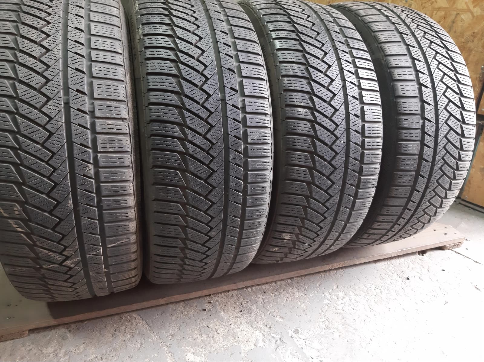 Придбати вживані шини Continental WinterContact TS850P … . 235/40 R 19 Вживані шини з Європи Continental WinterContact TS850P … . 235/40 R 19