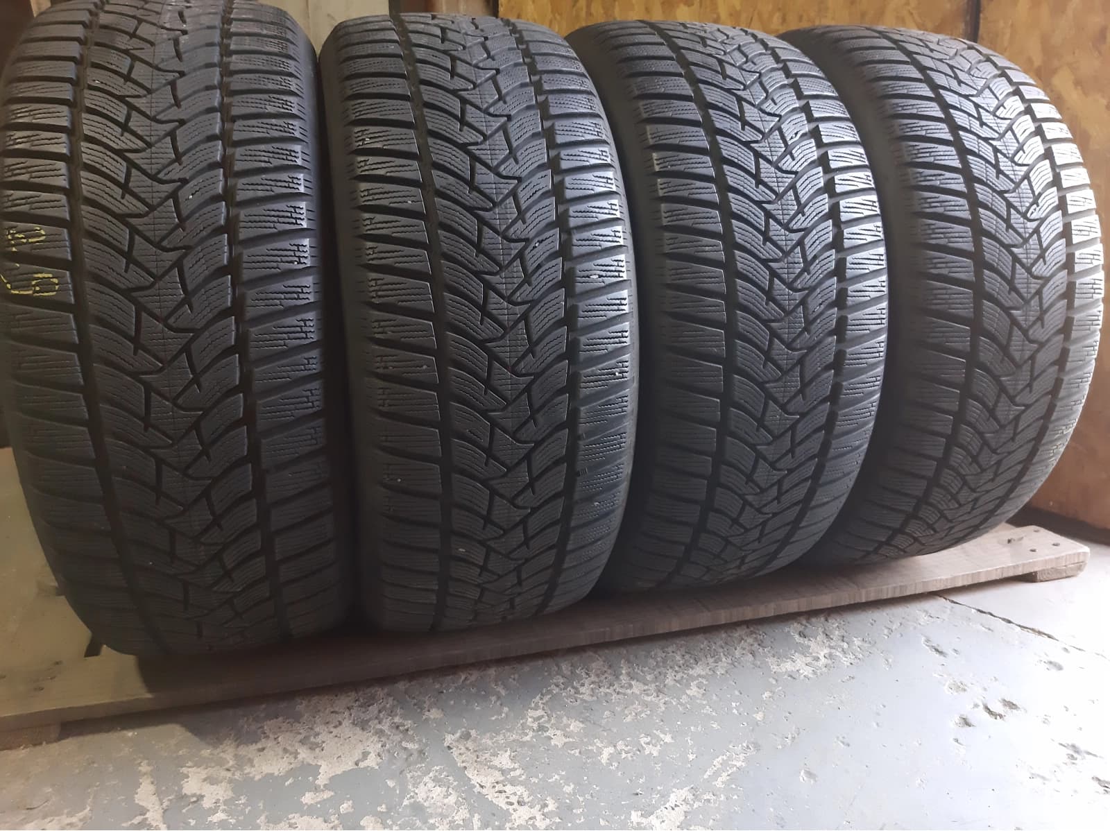 Придбати вживані шини Dunlop Winter Sport 5 … . 245/45 R 18 Вживані шини з Європи Dunlop Winter Sport 5 … . 245/45 R 18