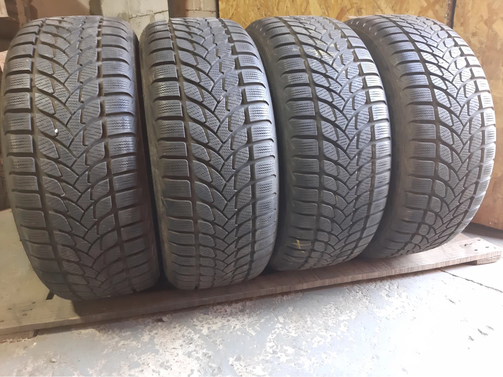Придбати вживані шини Lassa Snoways Era 225/55 R 16 Вживані шини з Європи Lassa Snoways Era 225/55 R 16