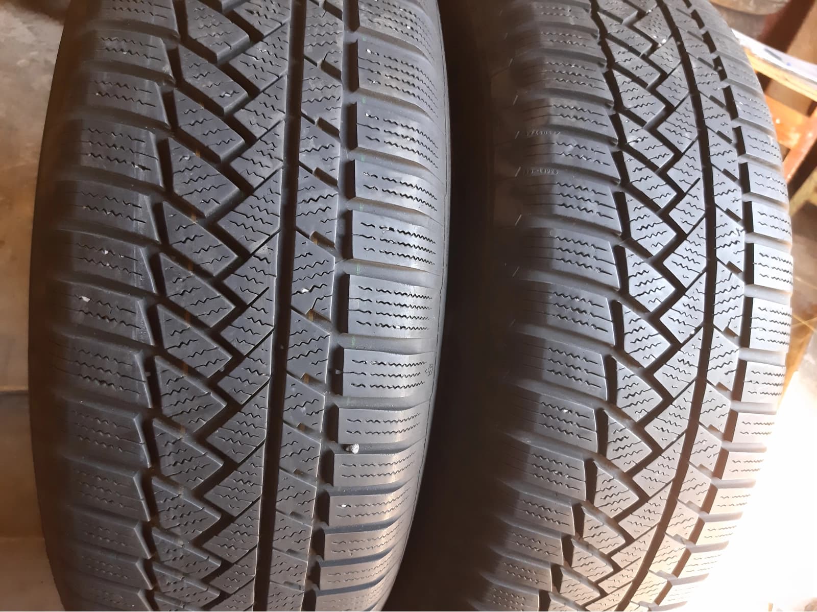 Придбати вживані шини Continental Winter Contact TS 850P 215/70 R 16 Вживані шини з Європи Continental Winter Contact TS 850P 215/70 R 16