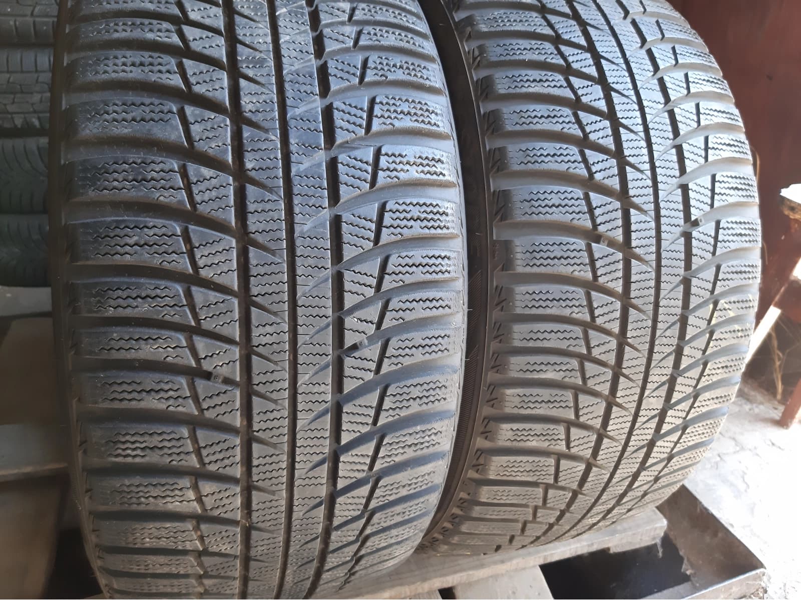 Придбати вживані шини Bridgestone Blizzak LM-001 . . 255/40 R 18 Вживані шини з Європи Bridgestone Blizzak LM-001 . . 255/40 R 18