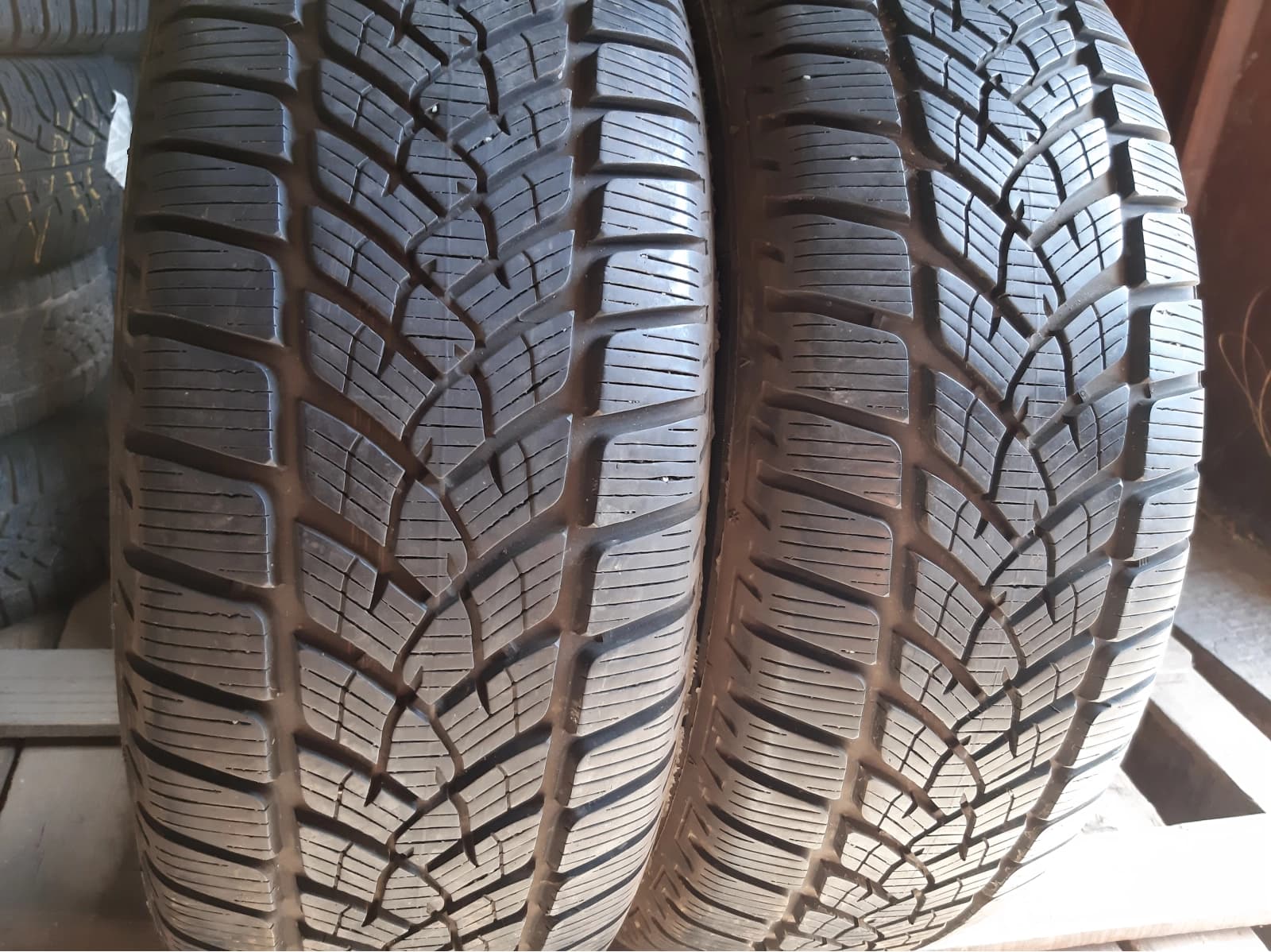 Придбати вживані шини Fulda Kristall Controll Suv 215/60 R 17 Вживані шини з Європи Fulda Kristall Controll Suv 215/60 R 17