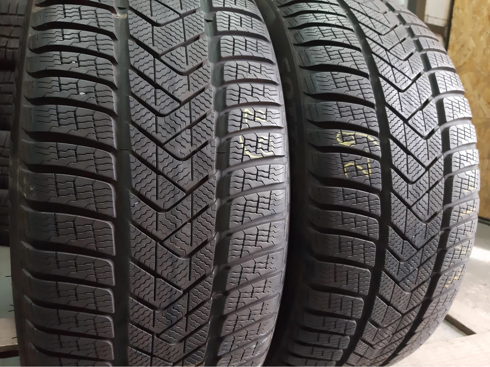Придбати вживані шини Pirelli Sotozero 3 . . 255/40 R 20 Вживані шини з Європи Pirelli Sotozero 3 . . 255/40 R 20