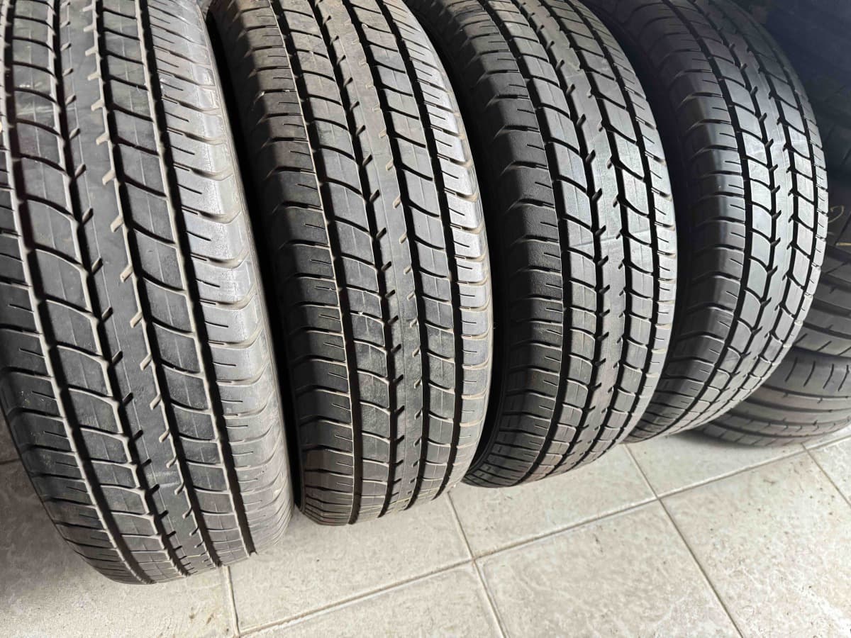 Придбати вживані шини Dunlop SP Sport 20 30 185/60 R 16 Придбати вживані шини Dunlop SP Sport 20 30 185/60 R 16