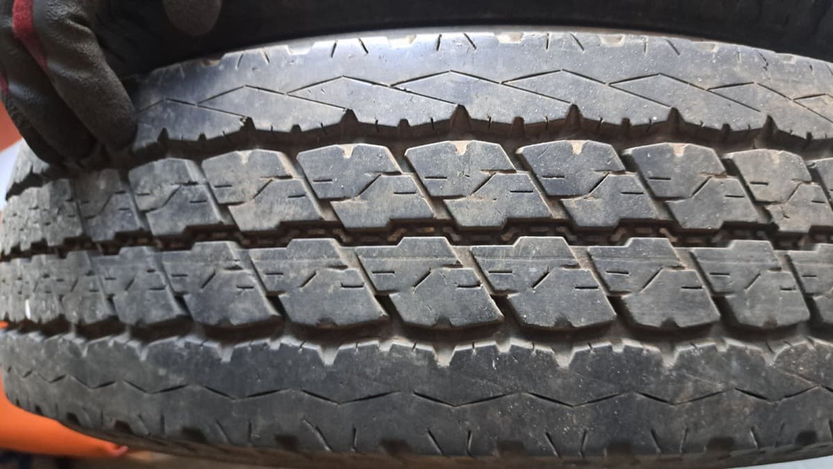 Шини б/у Bridgestone Duravis R630 195/75 R 16C Вживані шини Bridgestone Duravis R630 195/75 R 16C